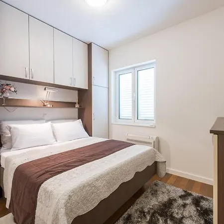 Lida - Comfort One Bedroom Apt,free Parking-lapad 아파트