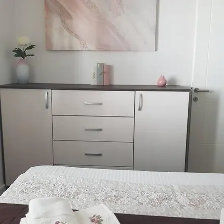 Lida - Comfort One Bedroom Apt,free Parking-lapad Dubrovnik