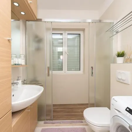 아파트 Lida - Comfort One Bedroom Apt,free Parking-lapad 두브로브니크